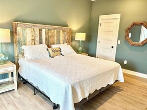 Room - Chill In | Steps To Beach, Heated Pool, Sleeps 10! (Corolla)