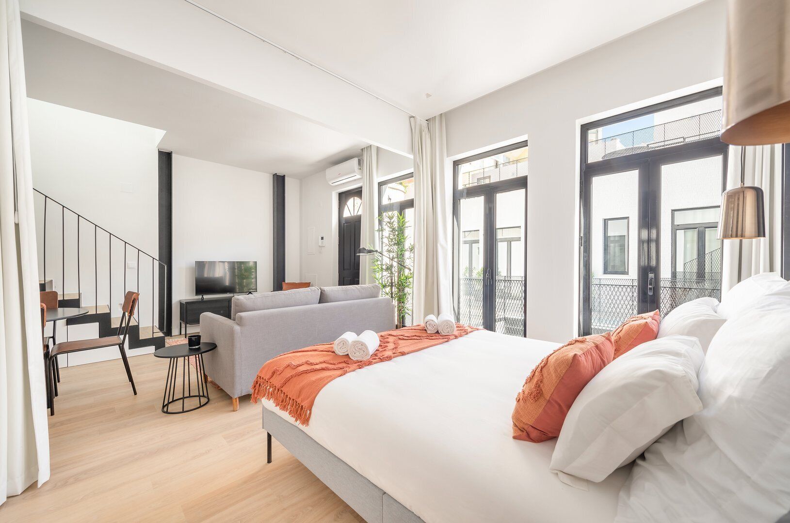 Fer et planche à repasser, Wi-Fi gratuit, draps fournis