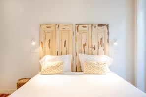 1 bedroom, iron/ironing board, Internet, bed sheets
