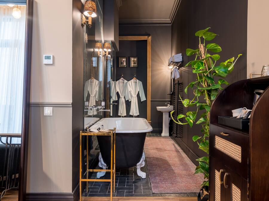 Suite Luxe | Literie de qualité supérieure, minibar, coffres-forts dans les chambres