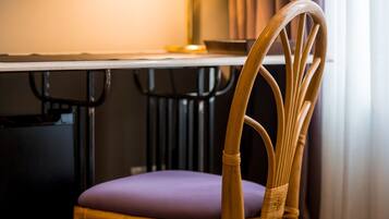 Kahden hengen superior-huone, 1 suuri parisänky | Ylelliset vuodevaatteet, minibaari, tallelokero huoneessa