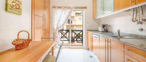 Fridge, microwave, oven, dishwasher