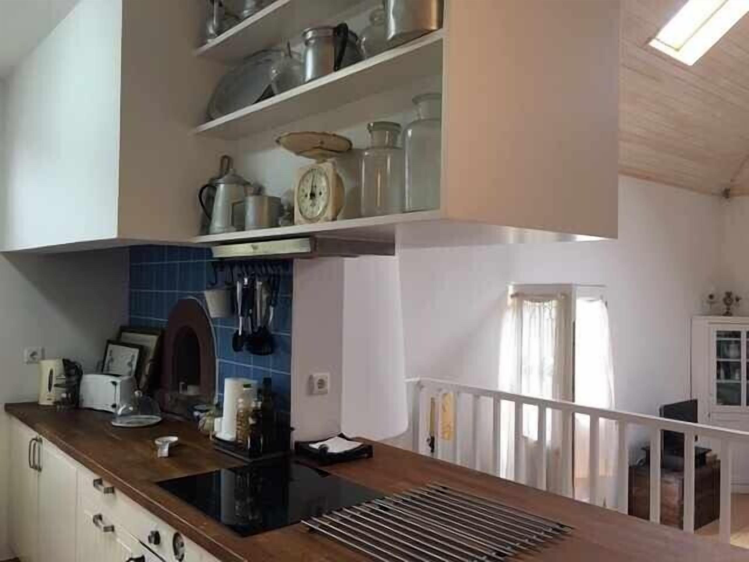 Mikrobølgeovn, ovn og kaffetrakter/tekoker