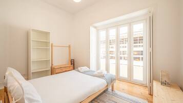 2 dormitorios, tabla de planchar con plancha, Internet y ropa de cama