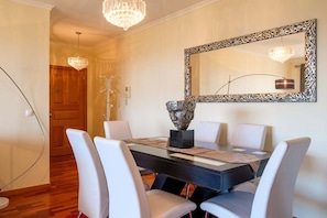 Dining - GuestReady - Madeira Oasis Getaway (Caniço)