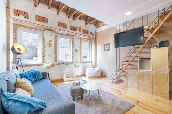 TV, livros, aparelho de som