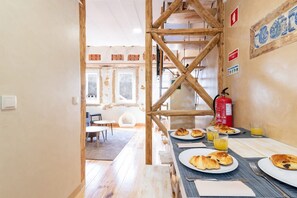 Dining - GuestReady - Local and Modern Duplex (Lisbon)