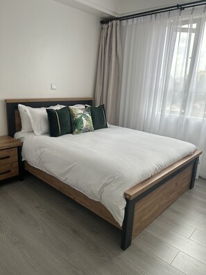 1 habitación, tabla de planchar con plancha, wifi y ropa de cama