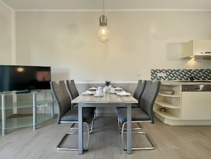 Condo | Private kitchen | Fridge, microwave, oven, stovetop - Amselresidenz 1 - AMSEL (Binz)