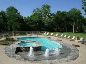 Beheizter Pool