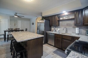 Private kitchen - Beautiful Home Near Beach Sleeps 12+ (Gulfport)