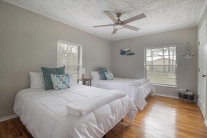 4 soverom, strykejern/-brett, wi-fi og sengetøy