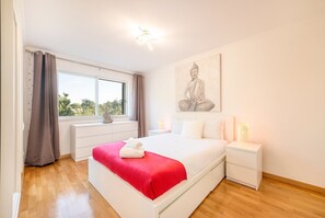 2 bedrooms, iron/ironing board, Internet, bed sheets