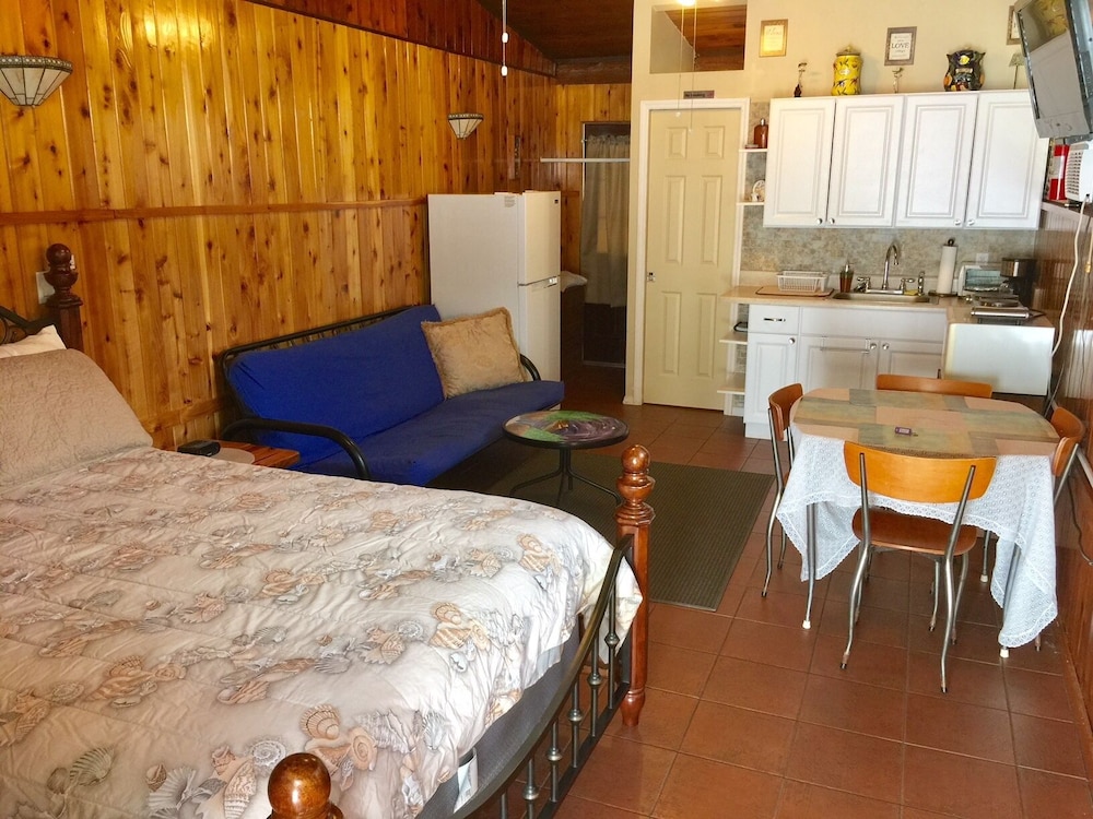 Cute, Quiet And Meticulously Kept. This Private Studio Is Close To