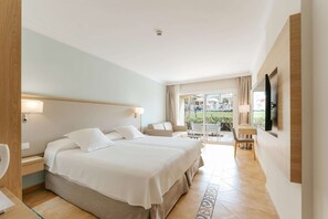 Doppelzimmer | Minibar, Schreibtisch, Bettwäsche