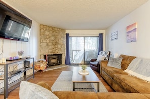 Smart TV, fireplace, books