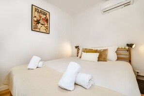 1 bedroom, desk, Internet, bed sheets - GuestReady - Light and Music in Downtown (Lisbon)