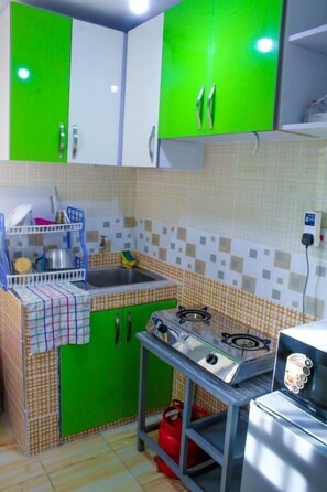 Deluxe Apartment | Private kitchen - Lux Suites Nataliz Apartments Utawala (Nairobi)