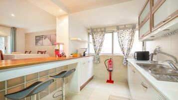 Fridge, microwave, oven, dishwasher