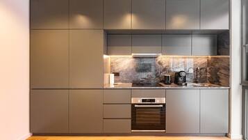 Refrigerador, horno, cafetera y tetera y tostadora