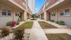 Exterior - The Perfect Blend of Comfort and Convenience, steps from the Beach-Porcher 2 (Myrtle Beach)