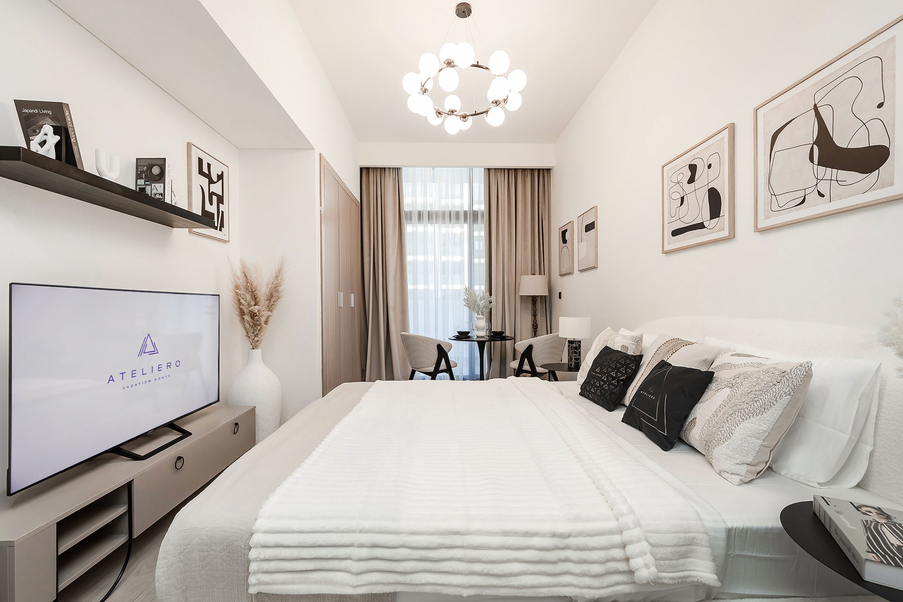 1 غرفة نوم وأغطية فراش متميزة وتجهيزات عازلة للصوت ومكواة/لوح كي