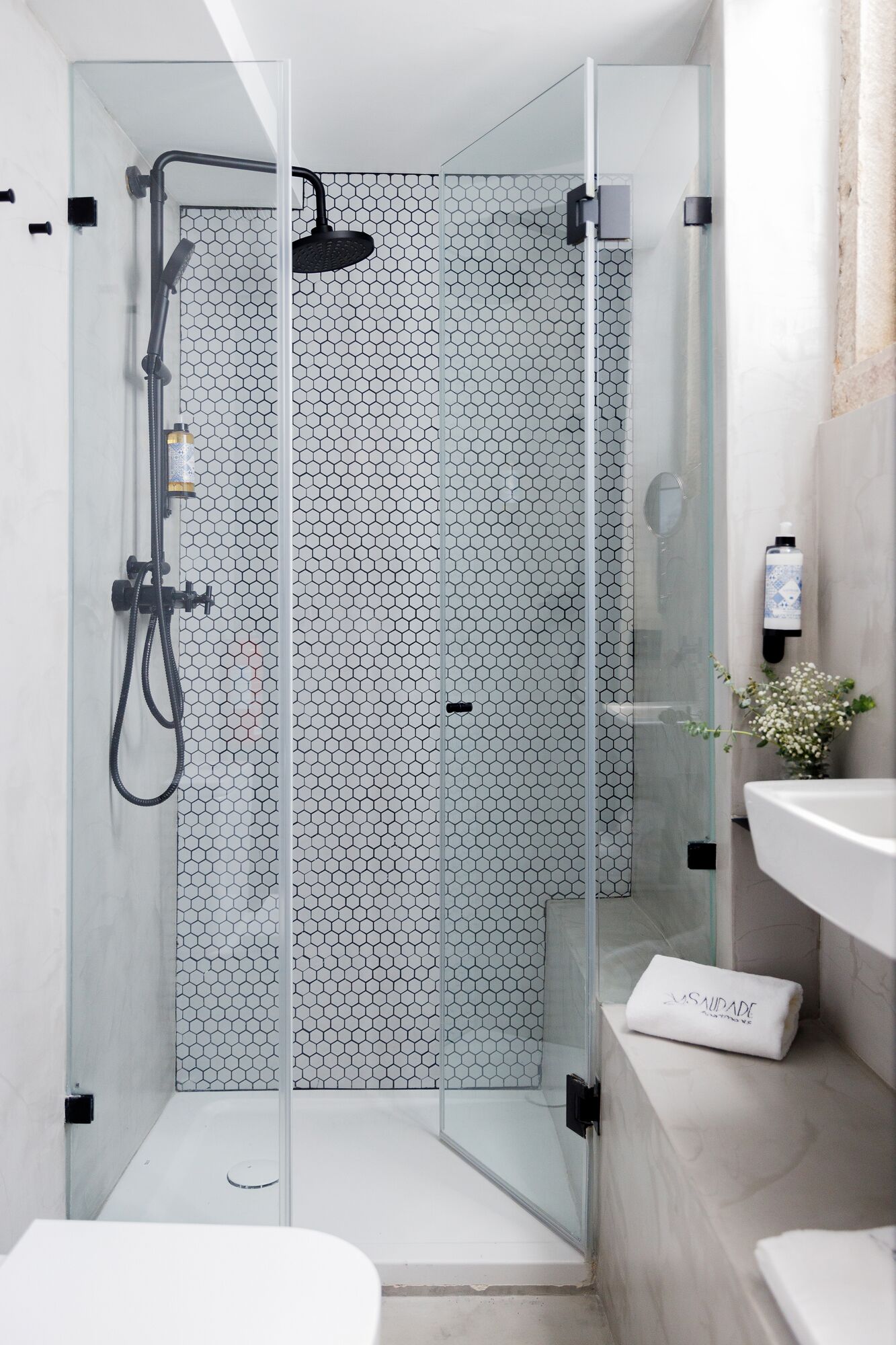 Eenvoudige studio, 1 twijfelaar | Badkamer | Handdoeken