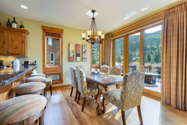 Stadtwohnung, 4 Schlafzimmer | Speisen