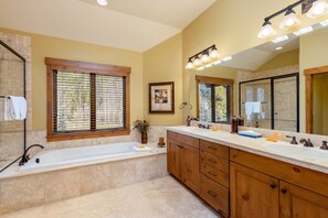 Residenza, 4 camere da letto | Bagno | Asciugamani, shampoo