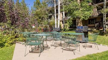 Condo, 2 Bedrooms | BBQ/picnic Area