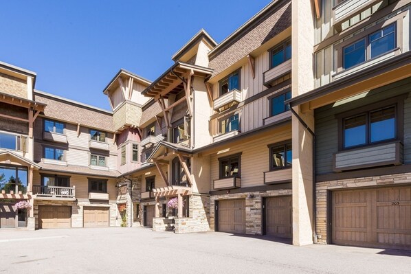 コンドミニアム 2 ベッドルーム | 外観