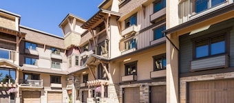 Phoenix 207 2 Bedroom Condo by RedAwning