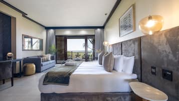 Premium Studio | Peralatan tempat tidur premium, peti besi dalam bilik