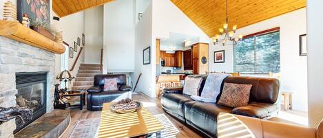 TV connectée, cheminée, espaces bureaux