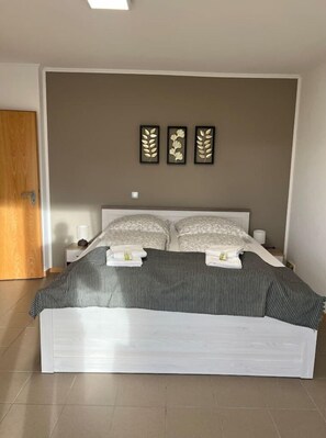 1 bedroom, iron/ironing board, WiFi, bed sheets