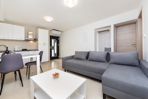 Apartment, 1 Bedroom, Terrace | Living area