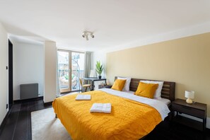 4 عدّة غرف نوم ومكتب ومكواة/لوح كي وواي فاي