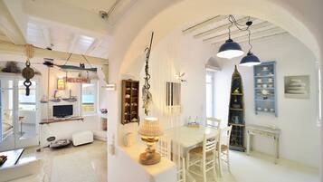 Villa | In-room dining