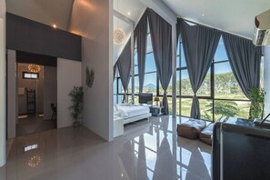 3 chambres, fer et planche à repasser, Wi-Fi, draps fournis