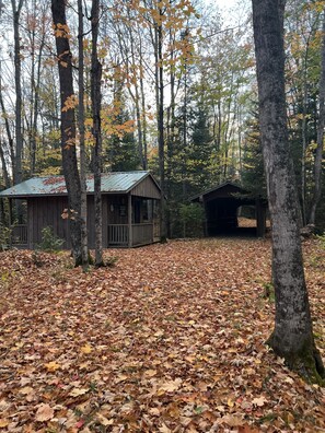 Exterior - Private 27 acres with trails in the woods a covered bridge & other out buildings (Chassell)