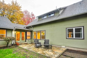 Interior - Milwaukie Home w/ Covered Porch: Dogs Welcome! (Milwaukie)