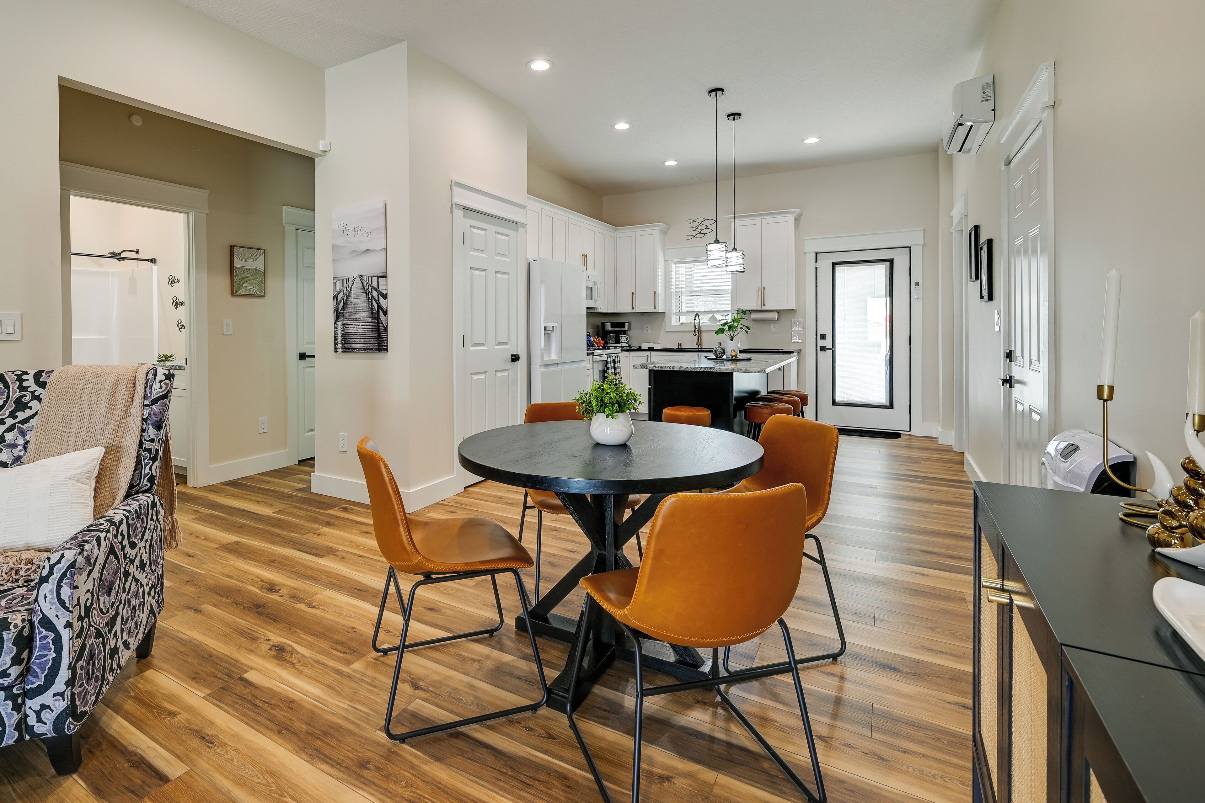 House (2 Bedrooms) | Interior