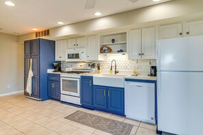 Interior - Beachy Maryland A-frame: Steps to Chesapeake Bay! (Scotland)