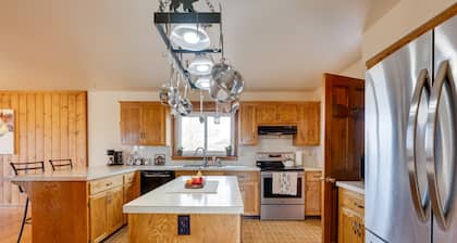 Charming Country Home in Laramie - 4 Mi to UW!