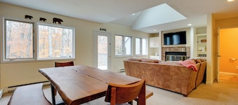 Sunny Stratton Townhome ~ 1 Mi to Skiing!