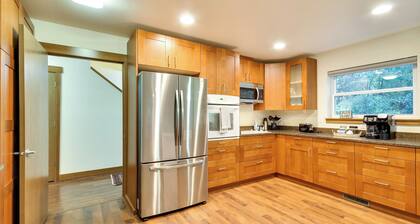 Dog-friendly Milwaukie Home: 9 Mi to Dtwn Portland
