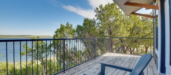 Modern Graford Cabin: Walk to Possum Kingdom Lake!