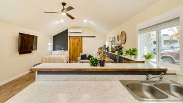 Apartment (0 Bedroom) | Interior