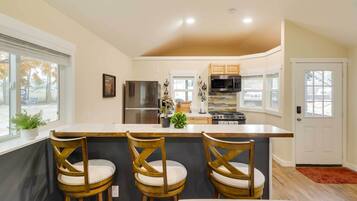 Apartment (0 Bedroom) | Interior