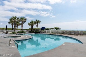 Piscine extérieure, piscine chauffée